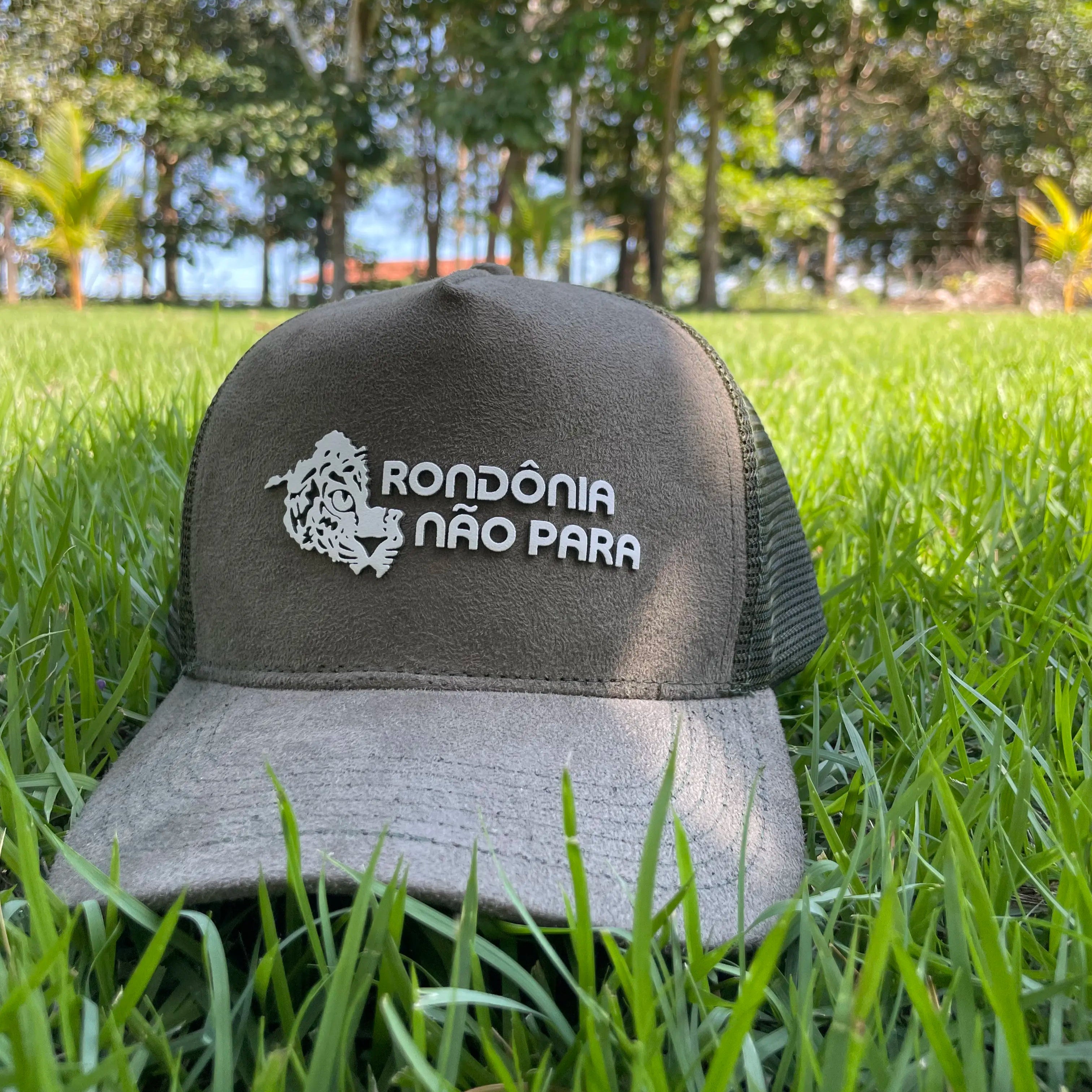 Boné Rondônia não para Trucker Verde Camurça